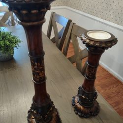 2 CANDLE HOLDERS 