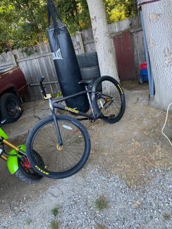 Throne the goon 29”