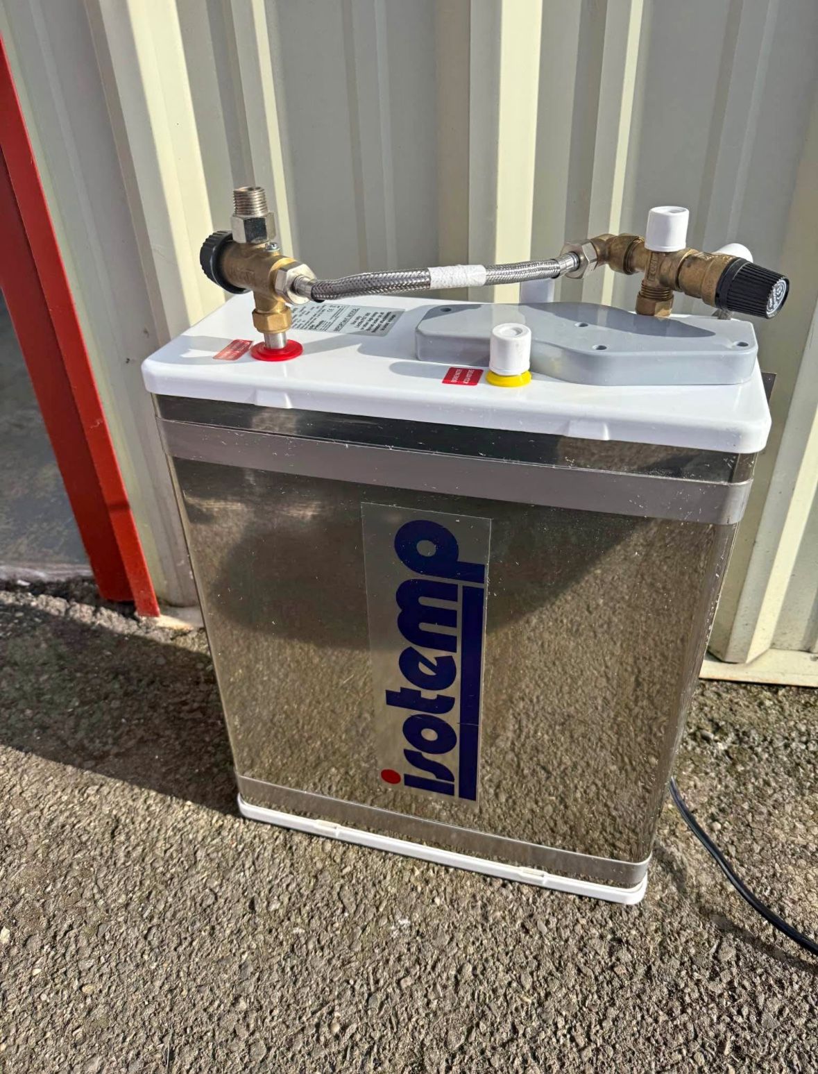 Isotemp 601623 Slim Square 16 Electric Marine Water Heater - 4.2 gal. New 