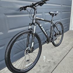 Trek Mountain Bike 