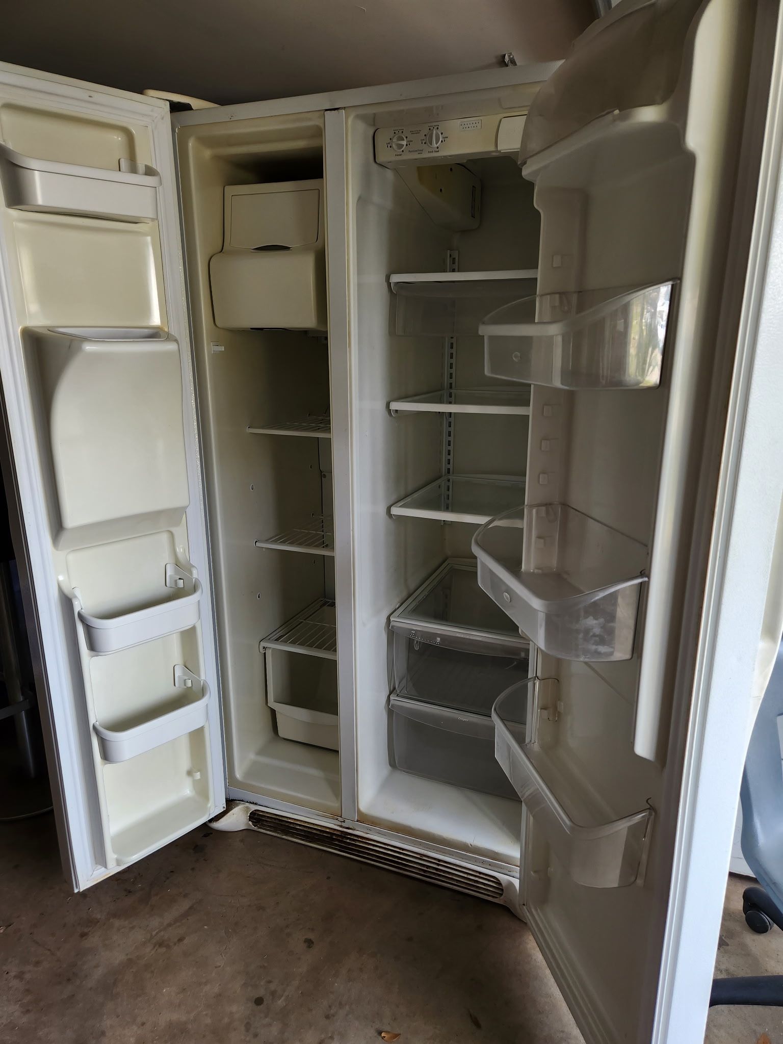 Refrigerator