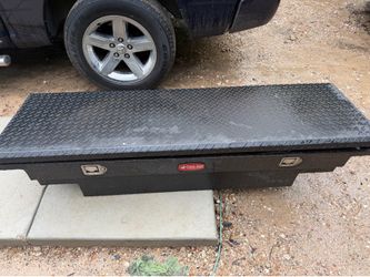 Truck tool box