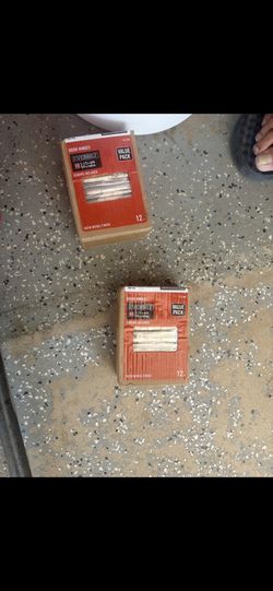 12-2 pack of Everbilt door hinges with a satin nickel finish