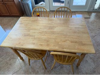 Kitchen table and 4 chairs