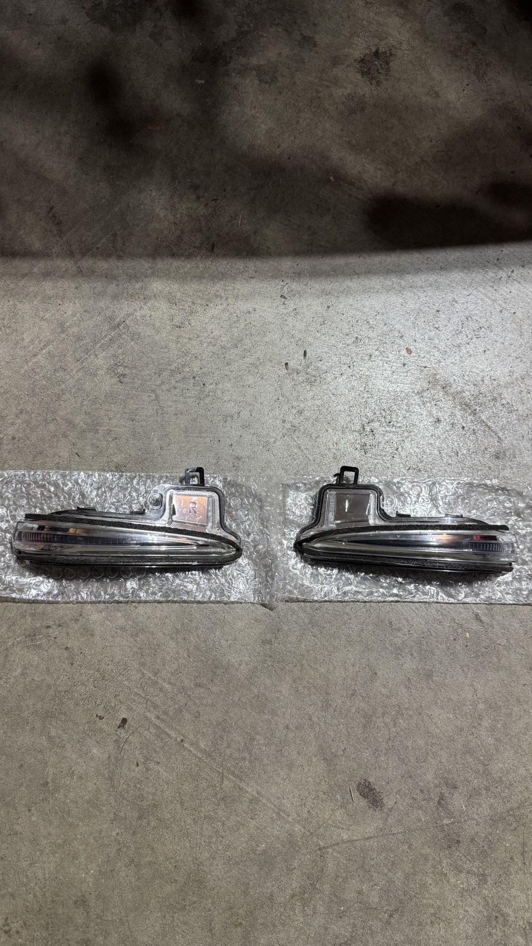 Toyota Tacoma 3rd gen Side Mirror OEM LED Lights