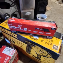 Milwaukee
M12 FUEL 12-Volt Lithium-Ion Brushless Cordless High Speed 3/8 in. Ratchet (Tool-Only)
STORE PRICE $199