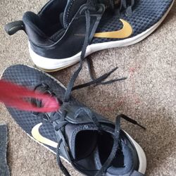 Womans Nike Shoes Clean Size 8 $8.00 