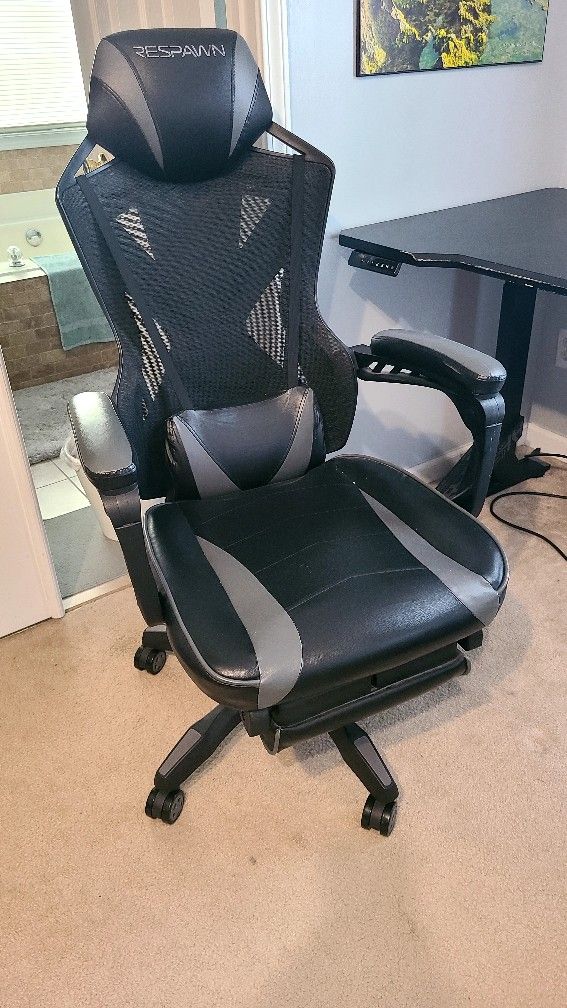Black Gaming chair