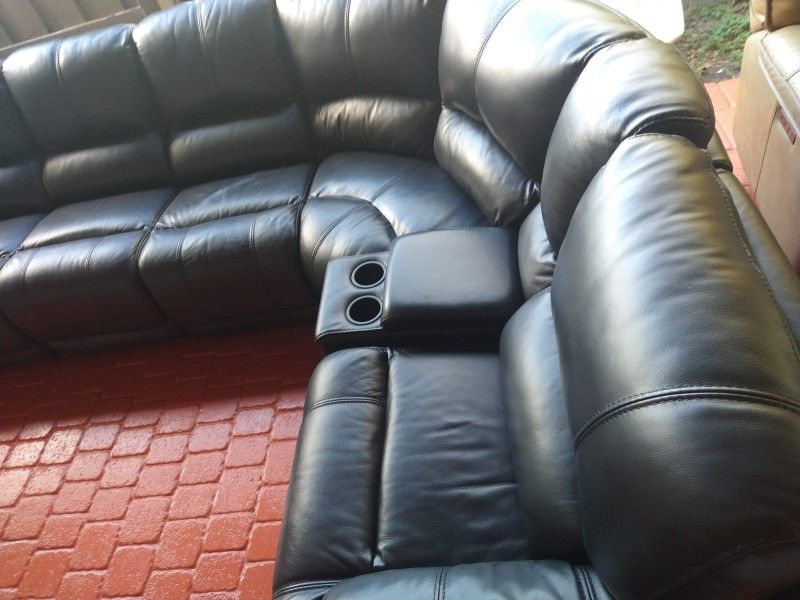 SECTIONAL GENUINE LEATHER RECLINER ELECTRIC BLACK COLOR.. DELIVERY SERVICE AVAILABLE 💥🚚