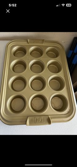 Williams Sonoma Muffin Pan