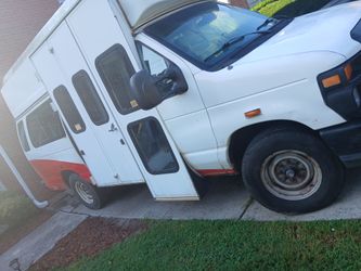 Ford e350 CLUB WAGON EXTENDED VAN