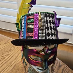 MARI GRAS HAT