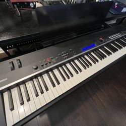 Yamaha CP4 Stage Piano / Keyboard