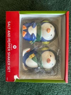 Penguin salt and pepper shakers