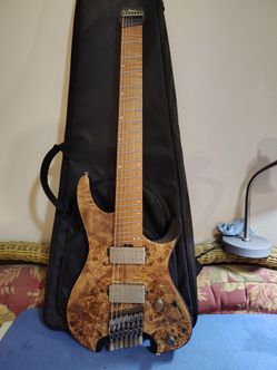 Ibanez Quest QX527PB 7-string headless guitar