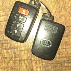 Genuine Denso OEM Toyota smart key 14FBA (FCC ID: HYQ14FBA)