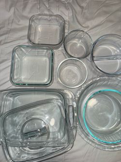 Pyrex Glass Bakeware and Storage Set