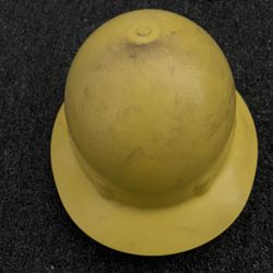 Yellow hard hat 