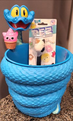 Zootopia 2 Gary De' Snake Candy Bowl with Toy Bundle.