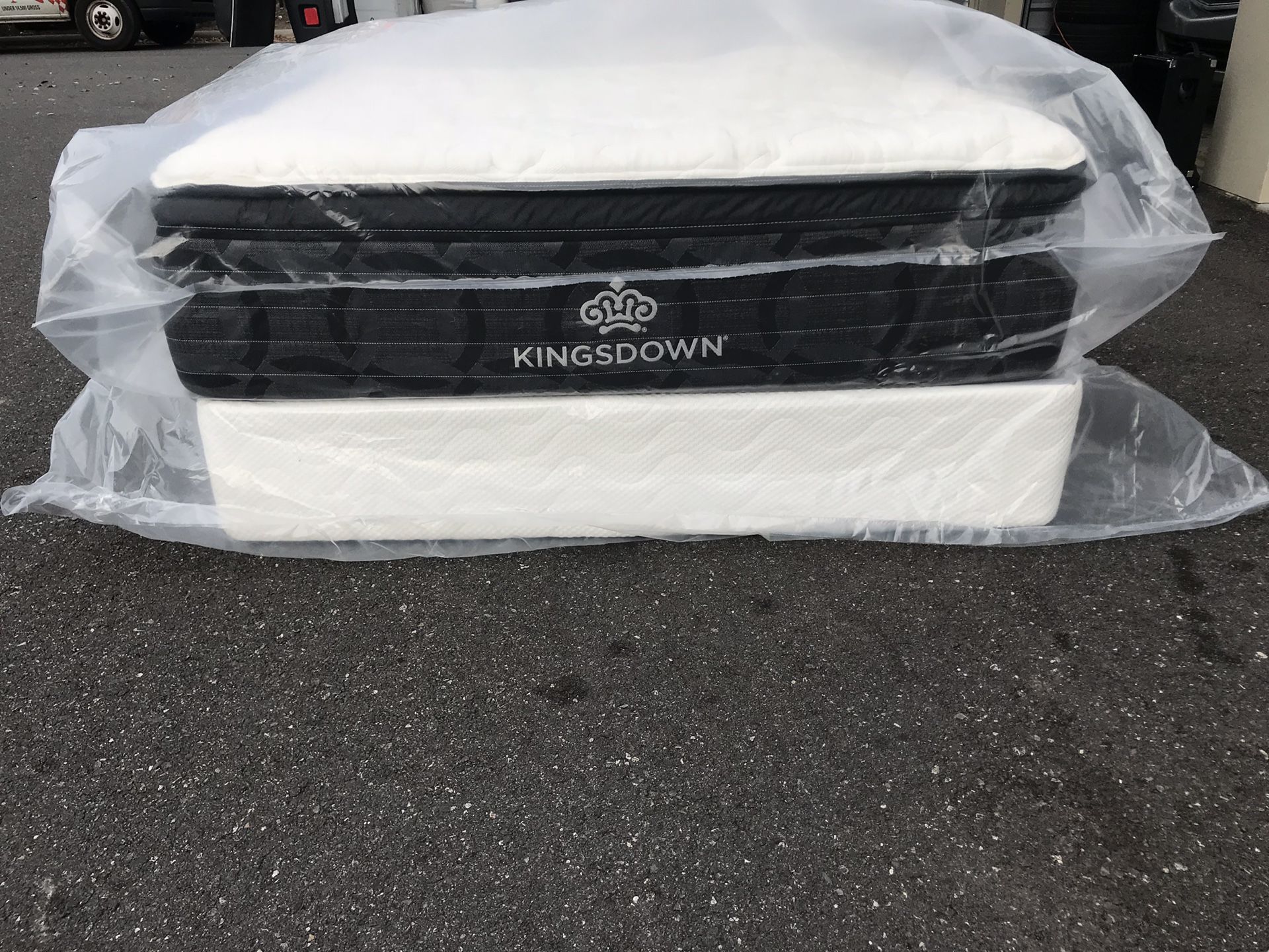 Full Size Kingsdown Chardonnay 13” Luxury plush Pillowtop Mattress new in plastics