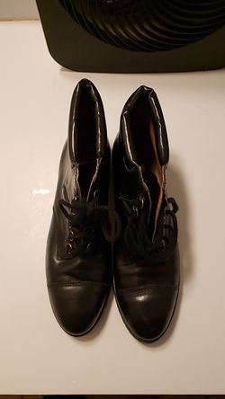 Trotter short black boots size 9½