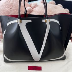 Valentino Garavani Napa Vlogo Escape Tote 