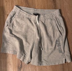 Nike shorts size Large men’s