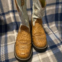 Ariat Women Boots Size 8