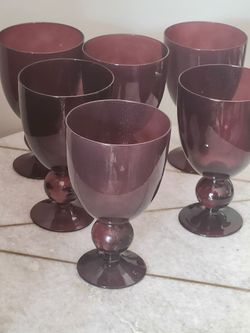 Wine glasses (6)
