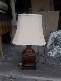 2 matching lamps