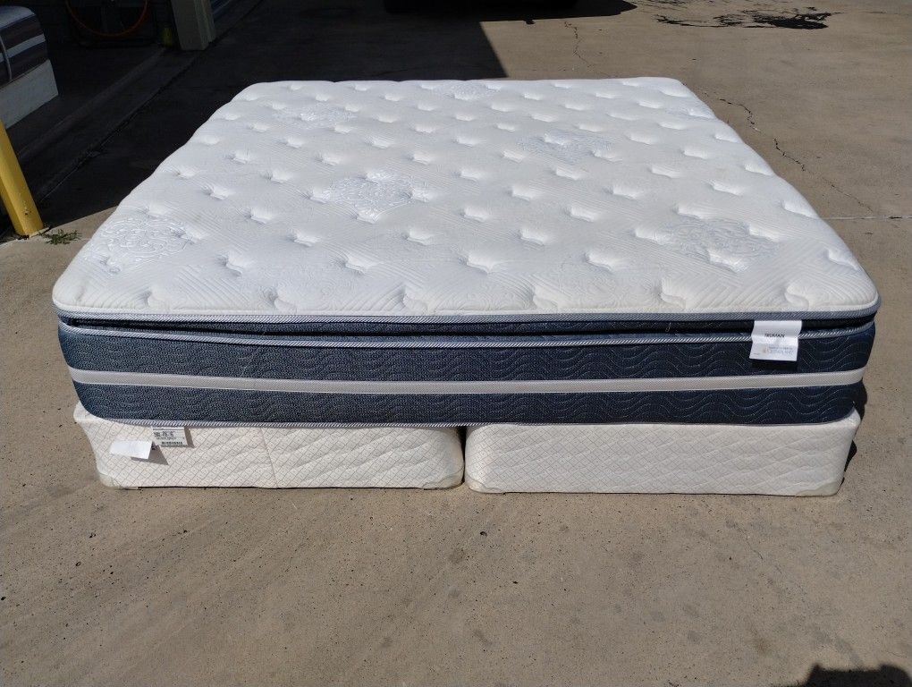 King Pillow Top 🖤