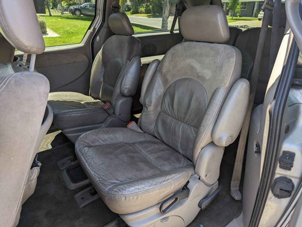 2002 CHRYSLER Town And Country Van for Sale in Sacramento, CA OfferUp