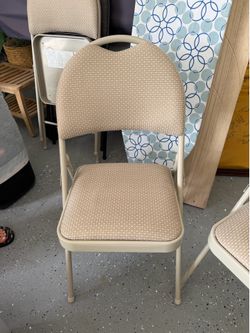 10 Foldable Chairs