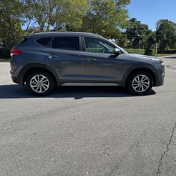 Hyundai Tucson Se ✅✅ Clean Title 