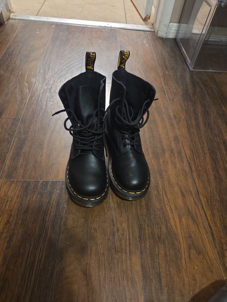 Dr. Martens Air Wair Boots