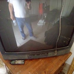 27 Inch Color TV With Remote