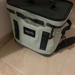 Yeti Hopper Flip 12 Soft Cooler
