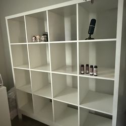 Cube Shelving unit with underframe