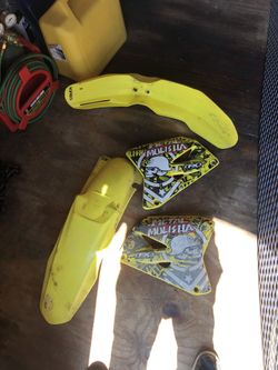 Suzuki RM250 plastics