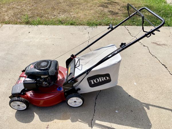 Toro 22” 149cc Gas Self Propelled Lawn Mower for Sale in Lemon Grove