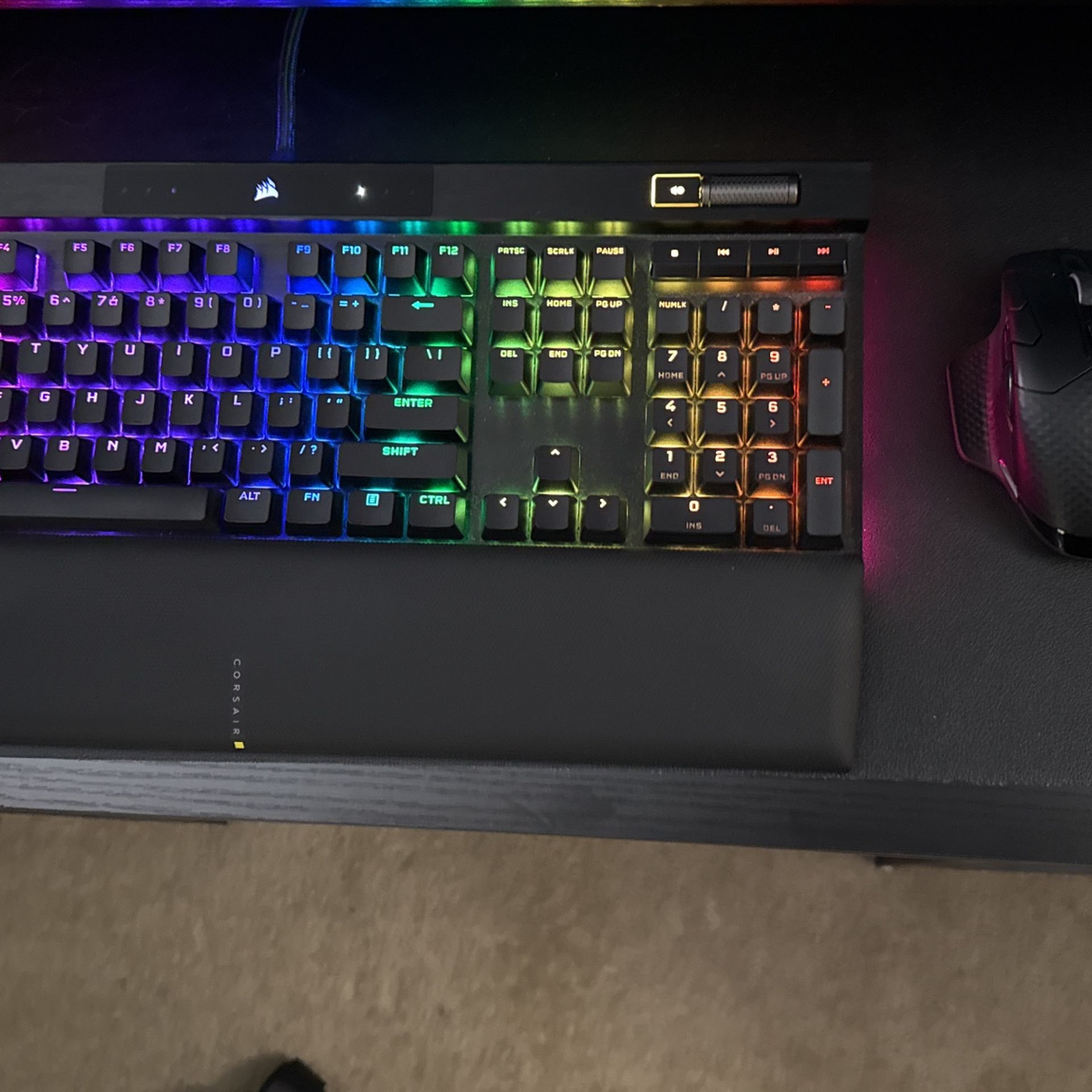 Corsair K100 Rgb, Dark Core Rgb Pro, Logitech 915 Tkl Tactile