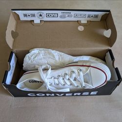 (NIB) Converse Chuck Taylor All Star Low Tops in Optical White, Size Women 7.5 / Men 5.5