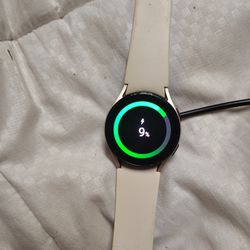 Samsung Galaxy Watch 4 