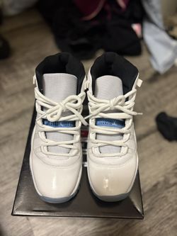 Air Jordan 11 Retro Legend Blue