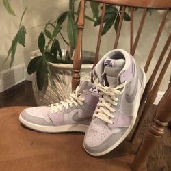 Size 11.5 - Air Jordan 1 Zoom Comfort 2 High Barely Grape W (European size 44) 