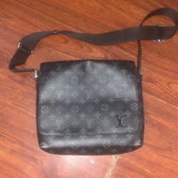 Lv Messenger Bag ( Men )