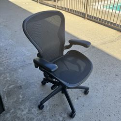 Herman Miller Aeron Size B