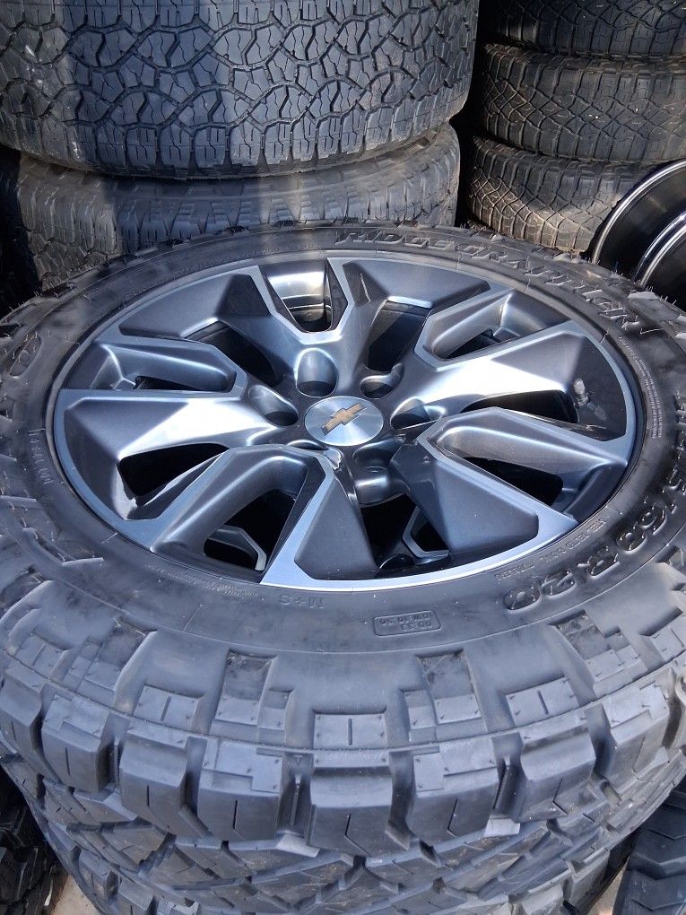 2024 OEM ORIGINAL TAKEOFFS CHEVY SILVERADO RST 20 INCH TIRES NITTO RIDGE GLAPPLER ALL-TERRAIN 99 % DOT 4623 $ 1950 