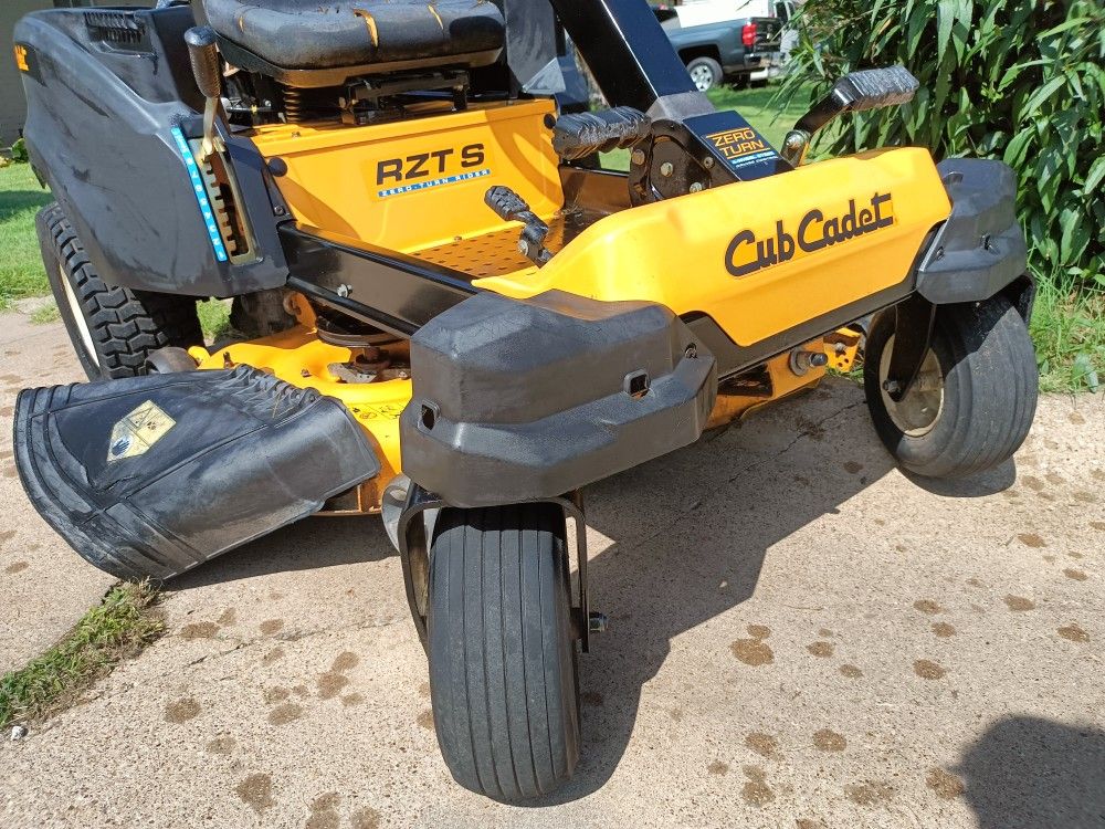 Cub Cadet RZT-S 46 INCH, Zero Turn $1200