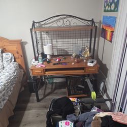 Desk - PRICE REDUCED - MUST GO